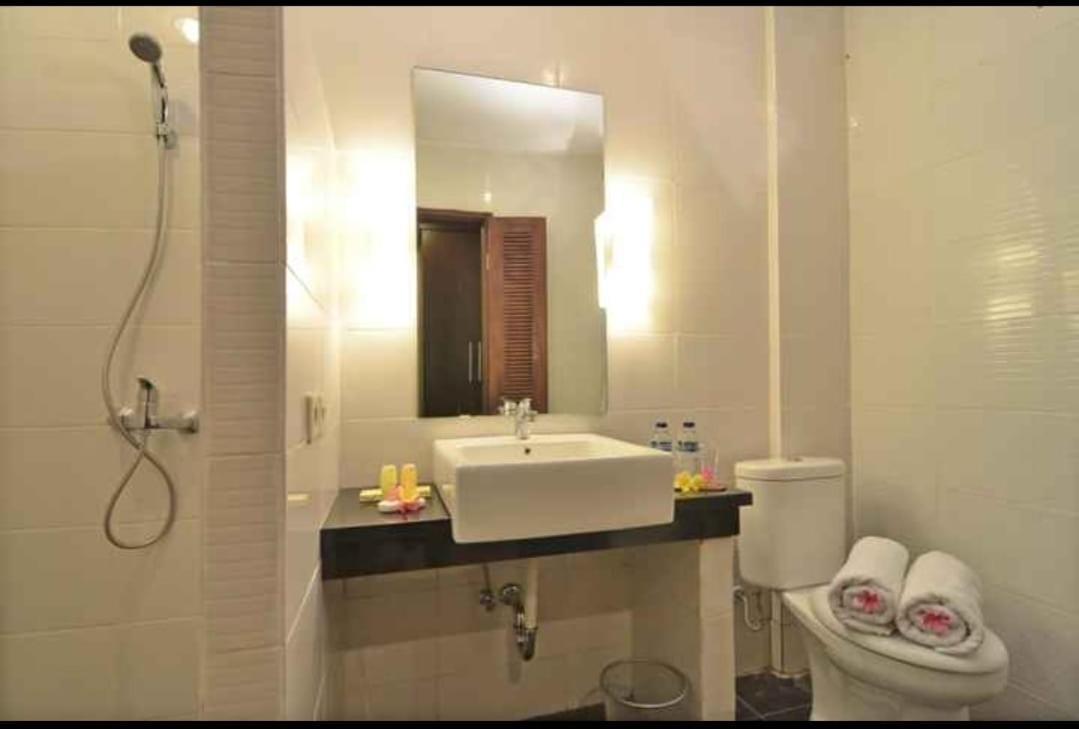 Dalia Budget Hotel Senggigi Dış mekan fotoğraf